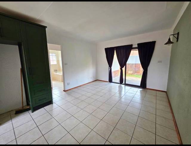 2 BEDROOM PROPERTY TO RENT IN GLEN MARAIS